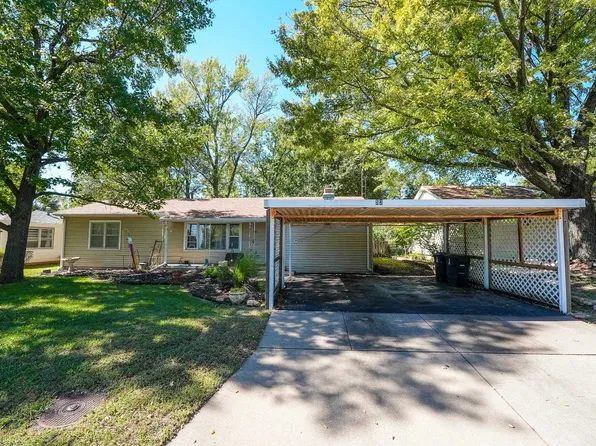 527 Village Rd, El Dorado, KS 67042