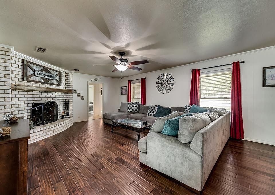 1st image of 541 Forrest Ln
