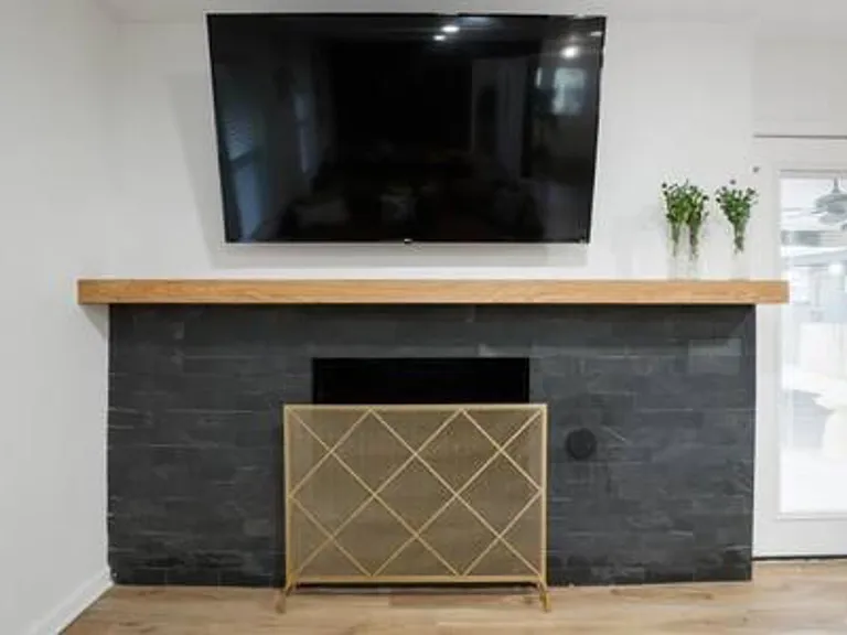 Darvany Dr — Photo 19