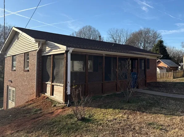 414 20th St SW, Hickory, NC 28602