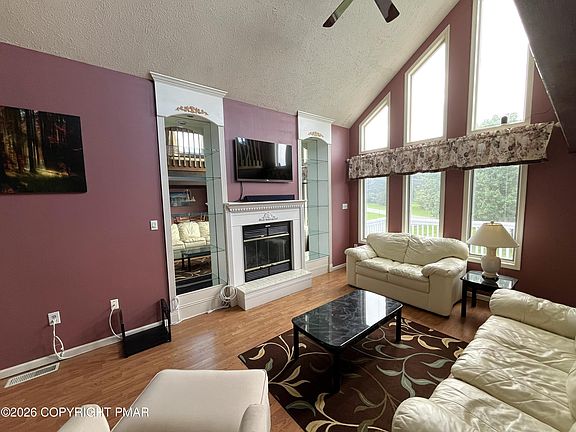 3rd image of 15 Larch Rd