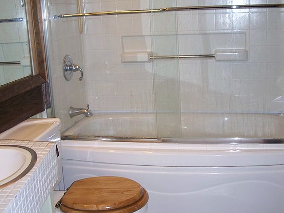 2nd image of 211 S Emerald Ln