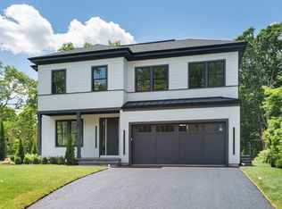 18 Rockland St, Wellesley Hills, MA 02481