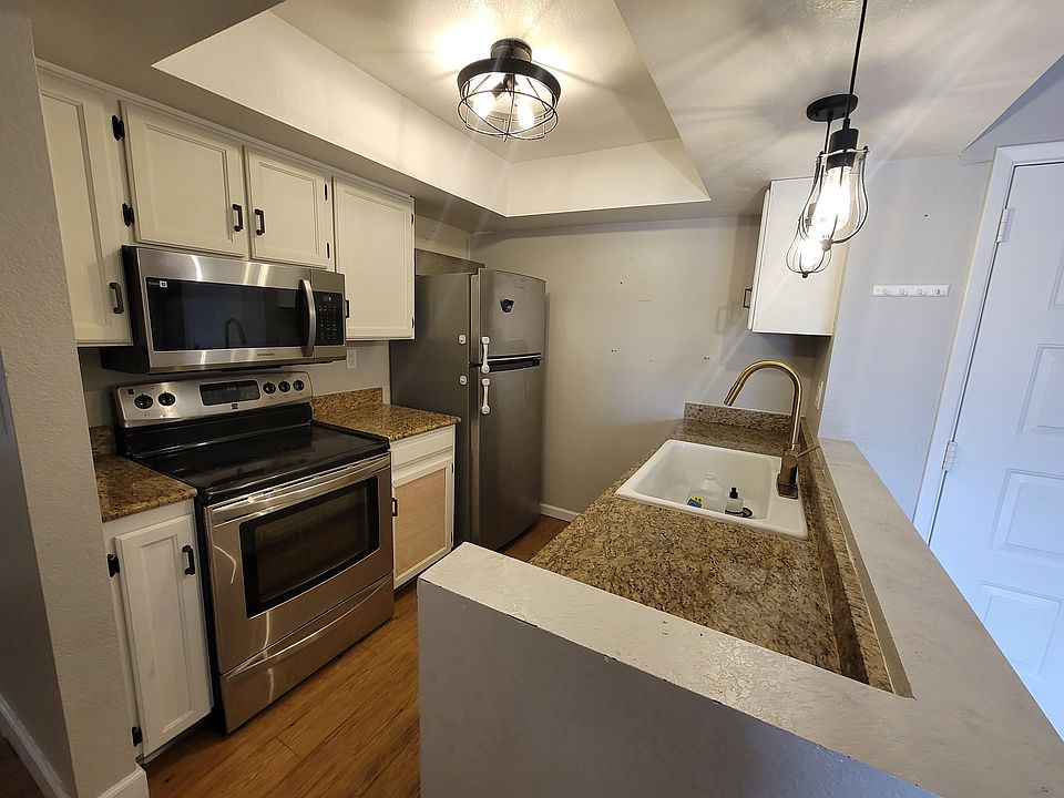 1st image of 540 N May St #2084