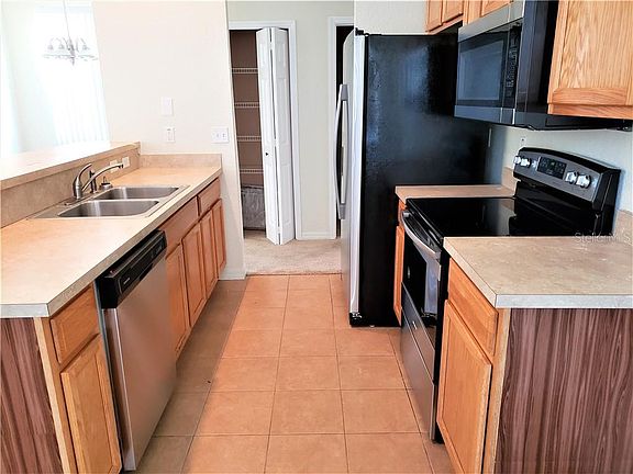 5th image of 425 Bay Leaf Dr
