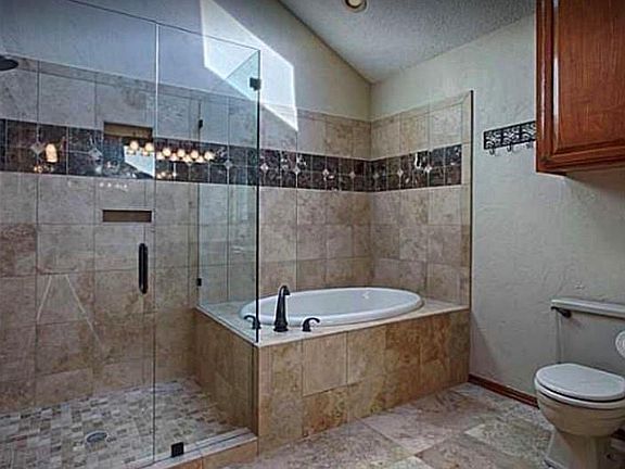 4th image of 1332 SW 108th Pl
