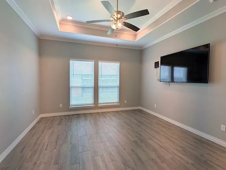 2602 Martell St — Photo 5