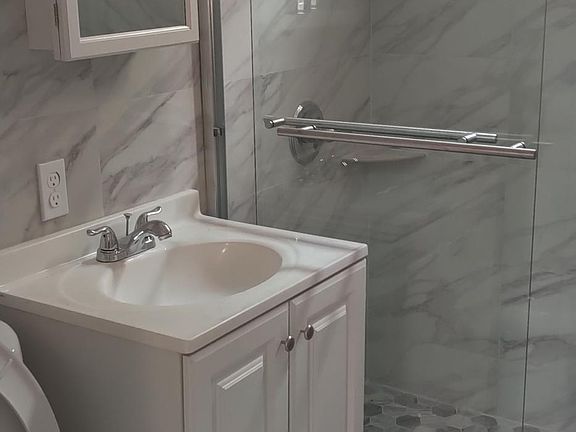 5th image of 3352 Del Mar Ave #2