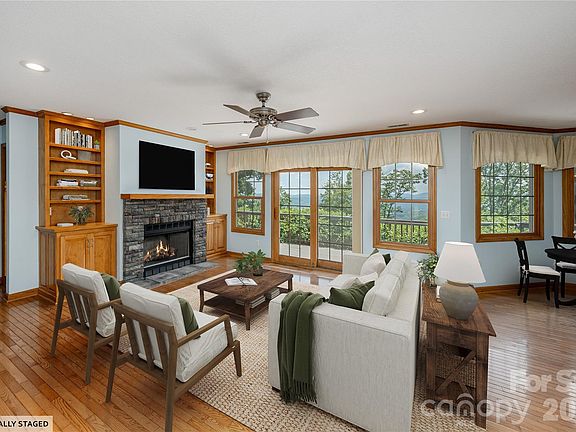 4th image of 131 N Forge Crest Dr