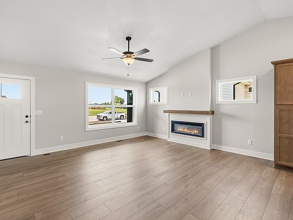 5th image of 2902 NW Reinhart Dr