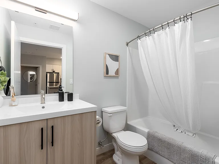 130 Ebony Blvd — Photo 16