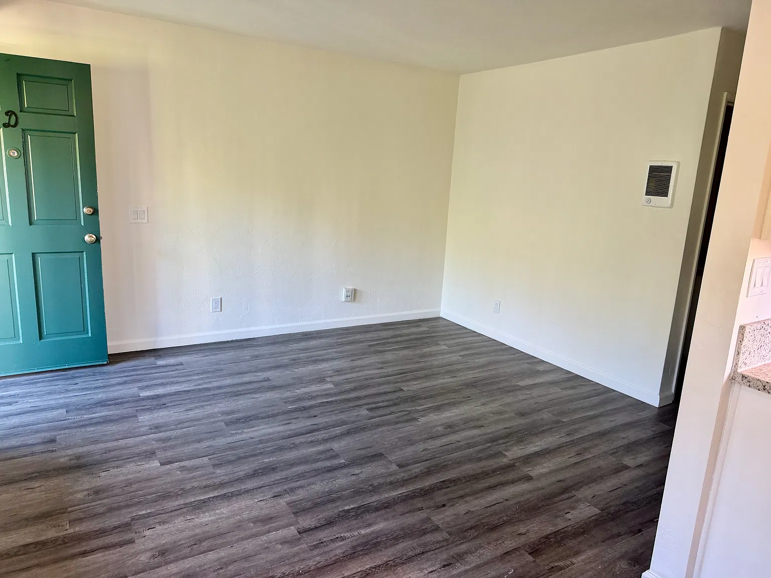 2 bed, 1.5 bath, 960 sqft, $2,475 — Photo 3