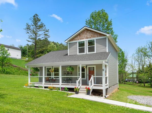 9 Ruff Rd, Leicester, NC 28748