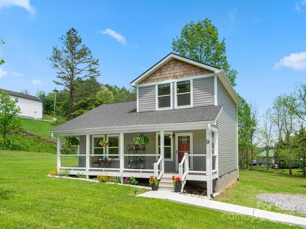 9 Ruff Rd, Leicester, NC 28748