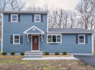 6 Jordan Dr, Highland Lakes, NJ 07422