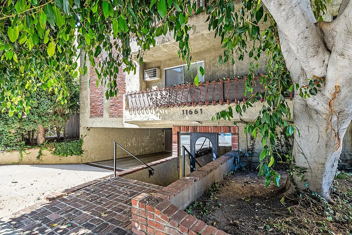 Goshen Apartments — Photo 4