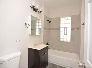 3914 W Altgeld St #2E, Chicago, IL 60647
