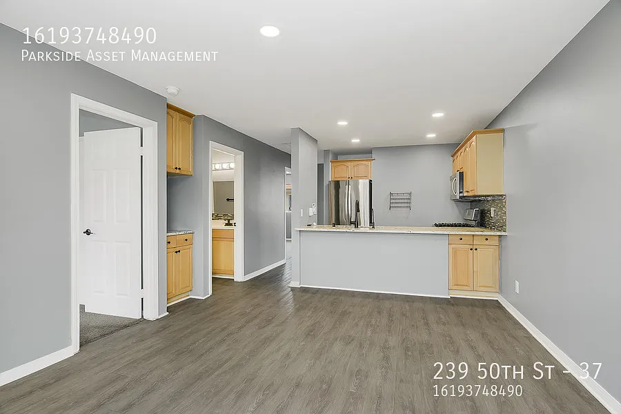 239 50th St #37