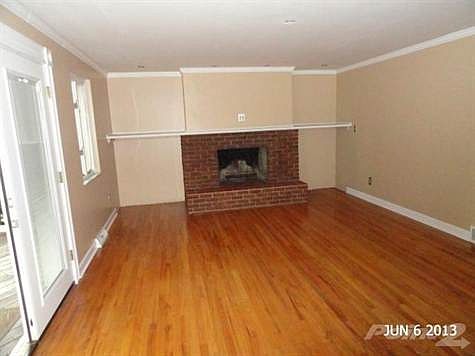 2nd image of 53 Woodlawn Ave