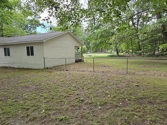 5th image of 217 Weaver Dr