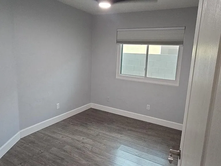 151 W Sagebrush St — Photo 4