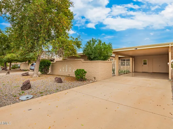 9819 W LANCASTER Drive, Sun City, AZ 85351