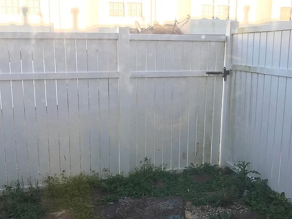 3rd image of 1498 Cove Creek Cir #1498
