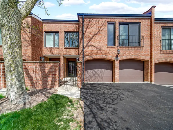 19W278 Governors Trl, Oak Brook, IL 60523