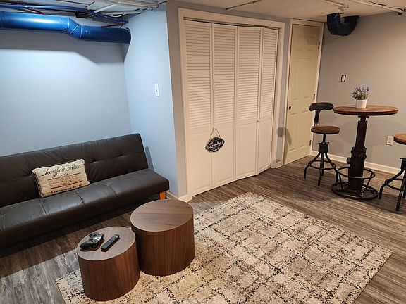 3rd image of 2030 Lakeside Dr