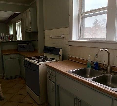 4th image of 1255 W 51st St #2