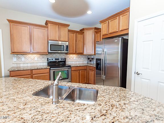 4th image of 17528 W REDWOOD Lane