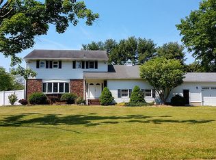 287 Meadowbrook Rd, Robbinsville, NJ 08691