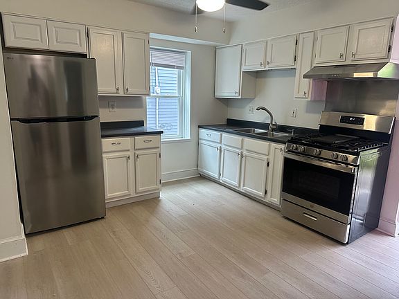 2nd image of 4205 Woodbine Ave #Dn
