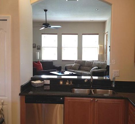 4th image of 683 4th Ave S