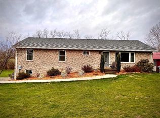 16 Smithfield St, Fairchance, PA 15436