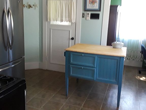Kitchen with island