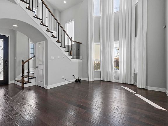 4th image of 3348 Archduke Dr