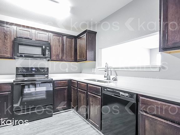 5th image of 3896 Thomas St Unit B