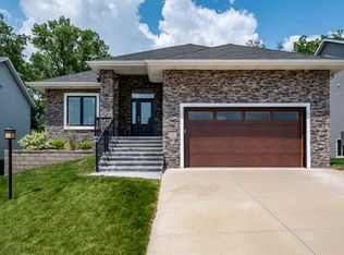 2013 Dempster Dr, Coralville, IA 52241