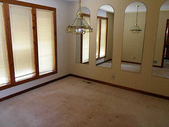 3rd image of 4024 Coyte Dr