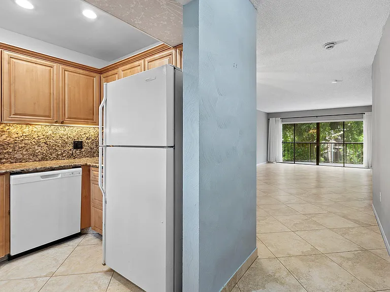 3605 S Ocean Blvd — Photo 8
