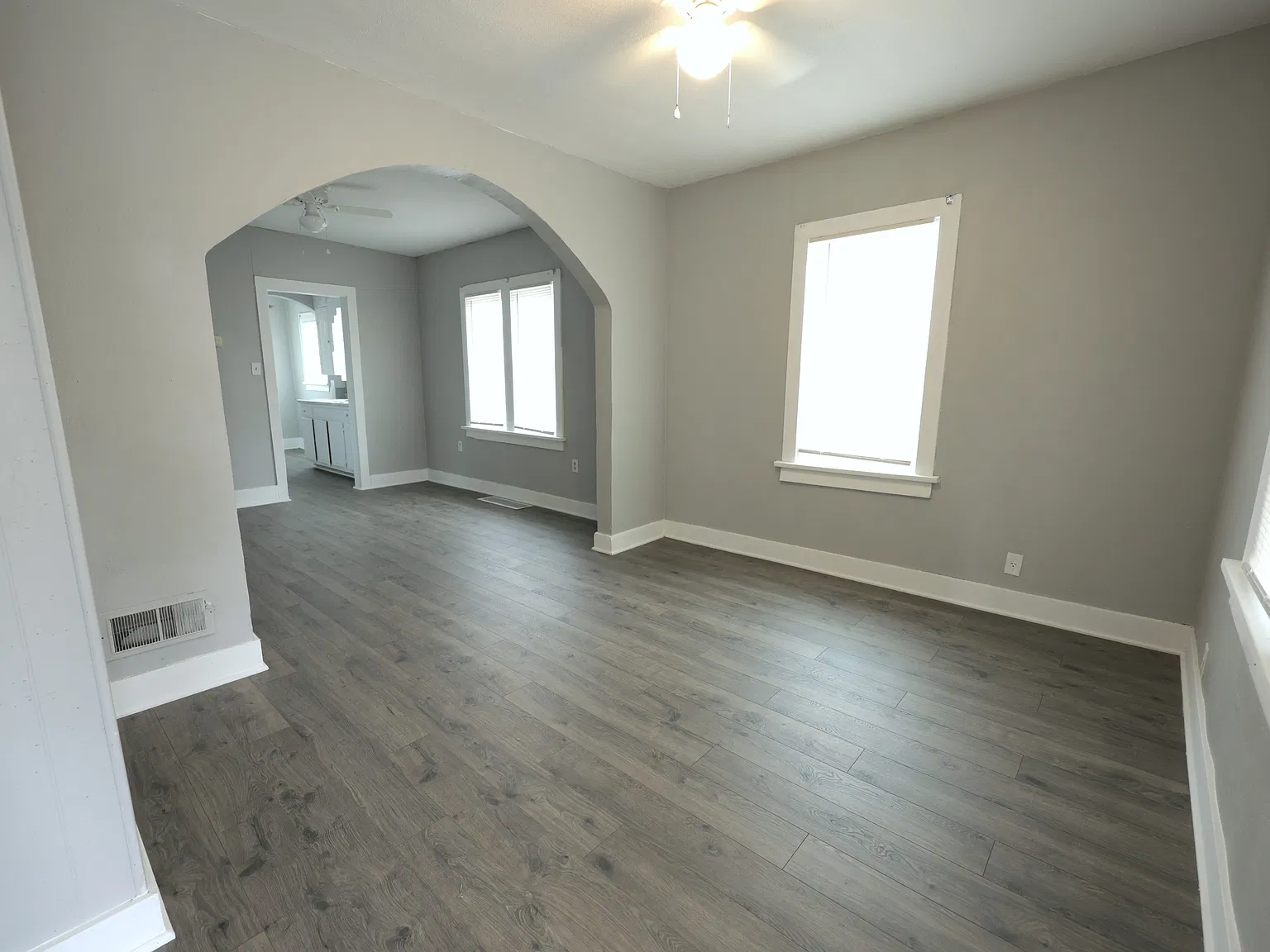 3 bed, 1728 sqft, $1,200 — Photo 2