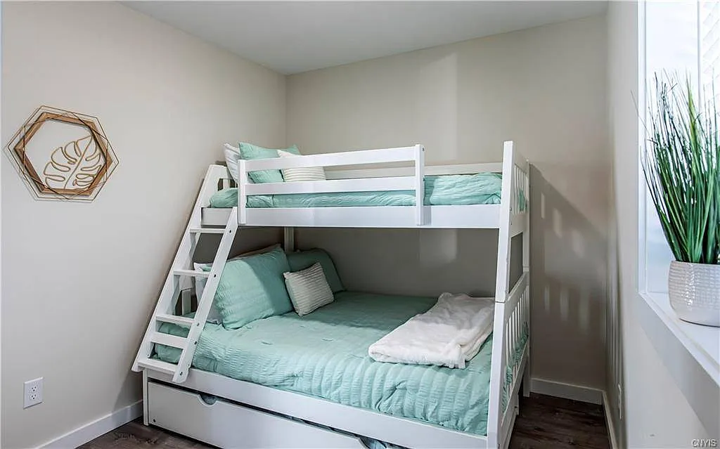 2 bed, 1000 sqft, $3,000 — Photo 4