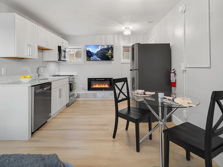 504 Stewart Ave — Photo 48