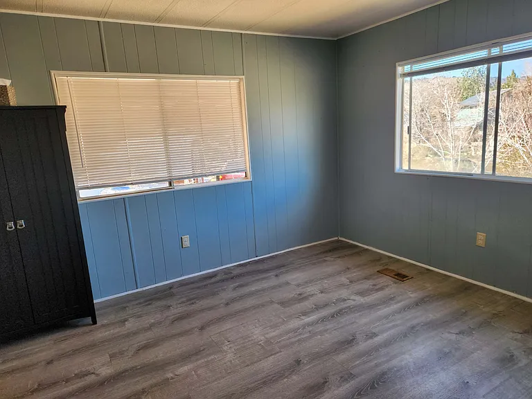 147 Shetler Dr — Photo 3