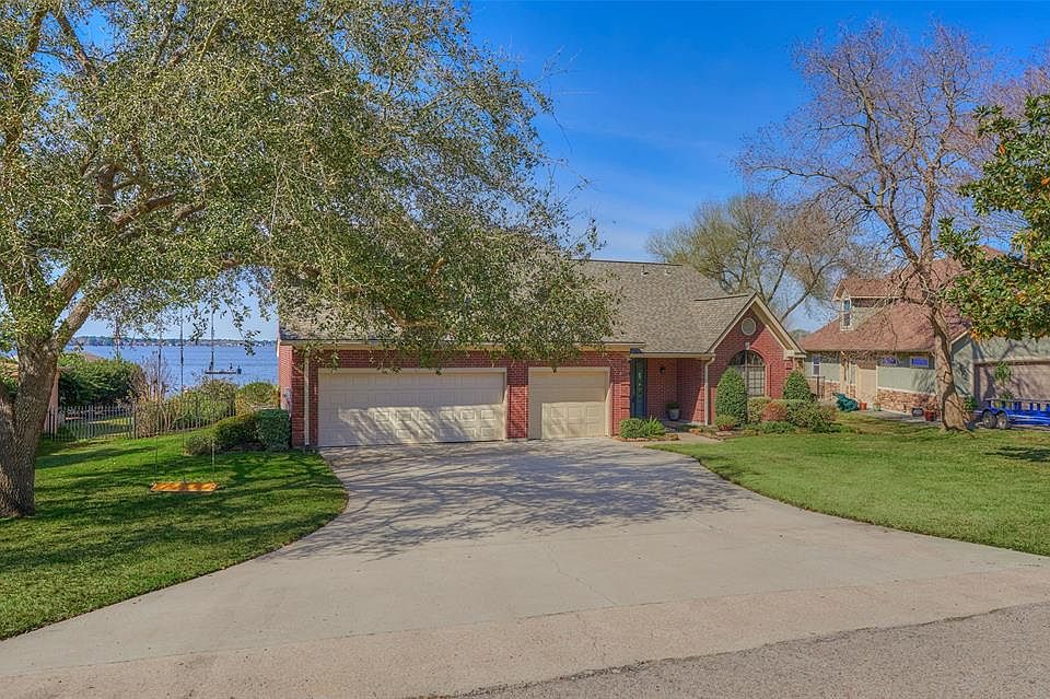 1st image of 13348 Hawthorne Dr