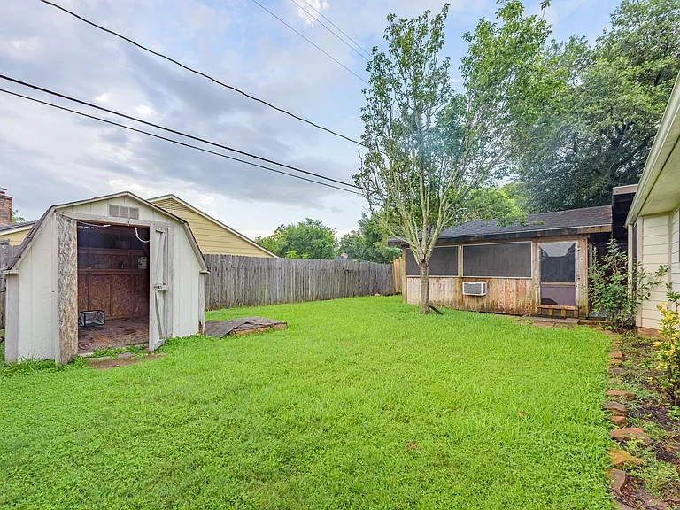 3503 Riverside Dr — Photo 26