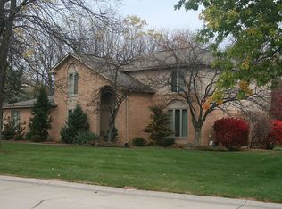 1786 Charm Ct, Rochester Hills, MI 48306