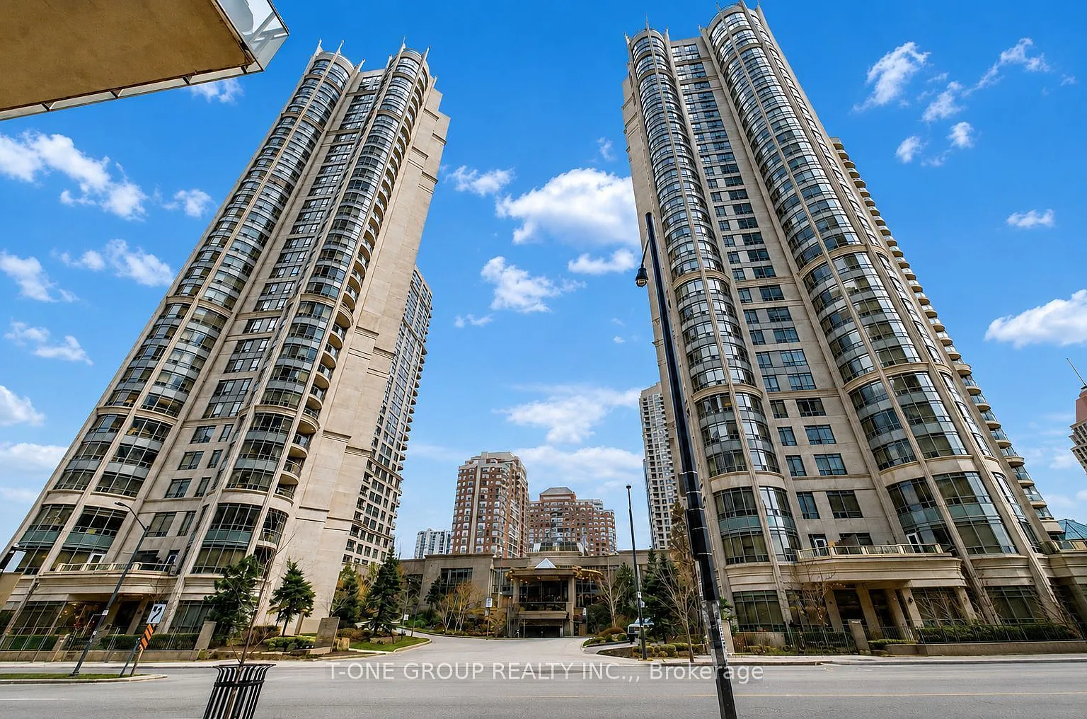 2 bed, $2,300 — Photo 1