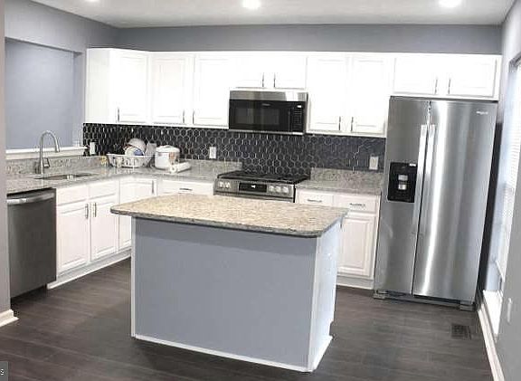 3rd image of 12346 Sweetbriar Pl